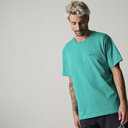 ION_Water_Tee-S-Ionic-SS-men_Model-Pictures_6