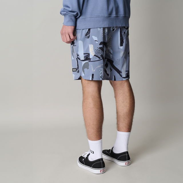 ION_Water_Boardshorts-Ionic-19"-men_Model-Pictures_6