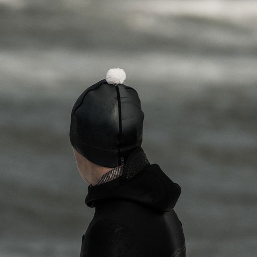 ION_Water_Neo-Bommel-Beanie_Model-Pictures_1