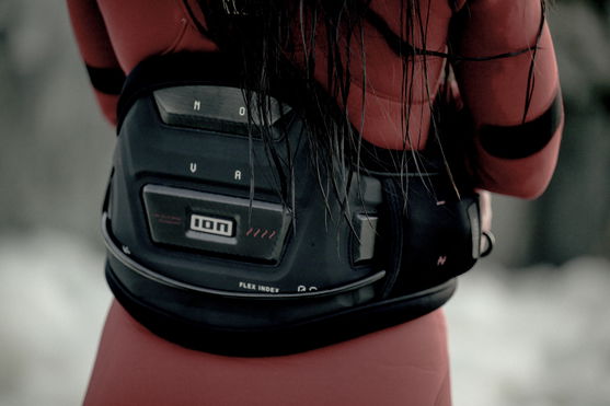 ION_Water_Waist-Kite-Nova_Action-Shots_11