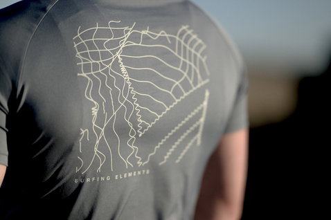ION short sleeve rashguard men in charcoal grey with Surfing Elements back print, UV protection