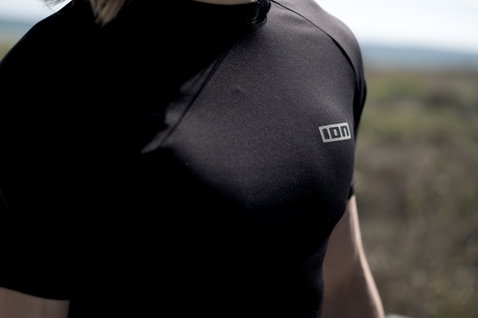ION Rashguard SS men short sleeve top in black during watersports outdoors