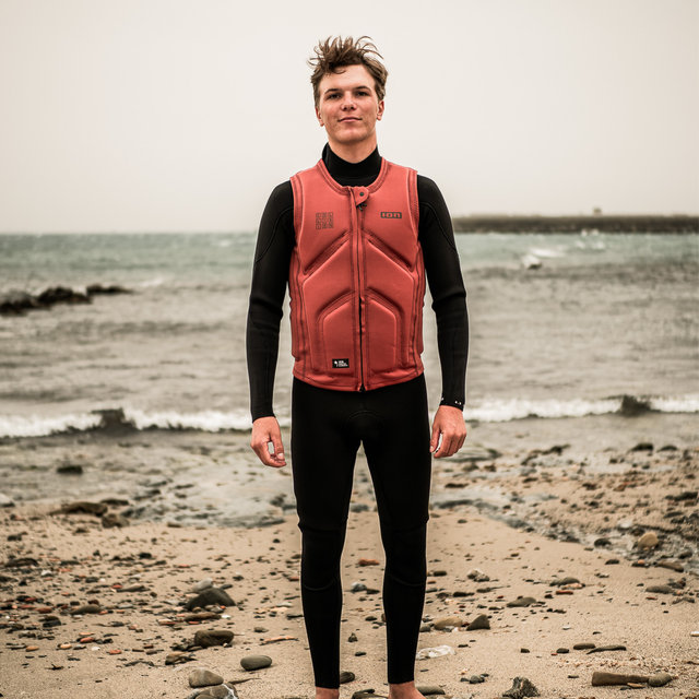 ION_Water_Collision-Vest-Core-Front-Zip-men_Model-Pictures_1