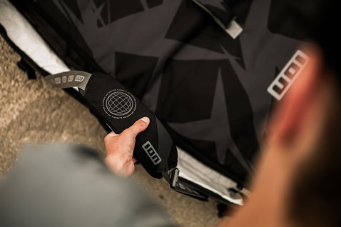 ION_Water_Wing-Boardbag-Tec_Action-Shots_7