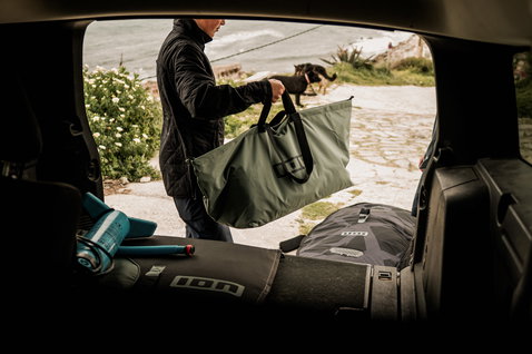 ION_Water_Session-Bag_Action-Shots_4