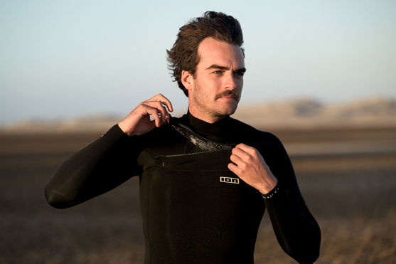 ION_Water_Seek-Core-3/2-Shorty-LS-Front-Zip-men_Action-Shots_1