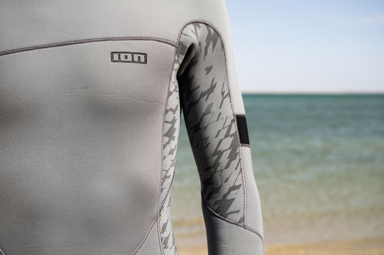 ION_Water_Seek-Core-4/3-Back-Zip-men_Action-Shots_1