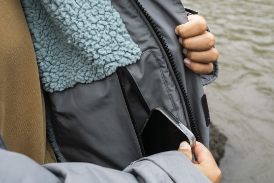 ION_Water_Storm-Coat-unisex_Action-Shots_9