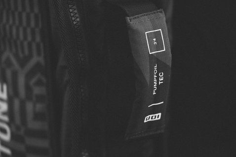 ION Pump Foil Boardbag Tec 3'4'' in black, label and zipper detail close-up