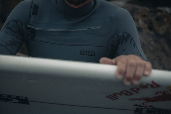 ION_Water_Seek-Core-4/3-Front-Zip-men_Action-Shots_2