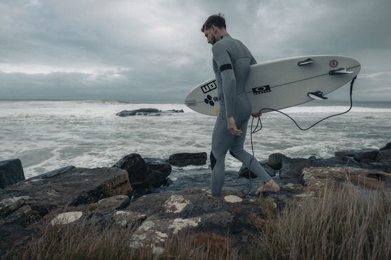 ION_Water_Seek-Core-4/3-Front-Zip-men_Action-Shots_4