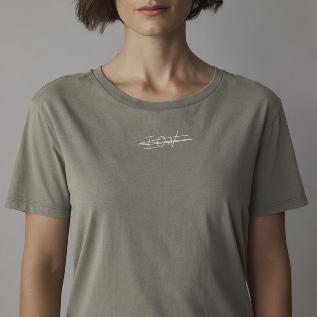 ION_Water_Tee-Graphic-SS-women_Model-Pictures_3