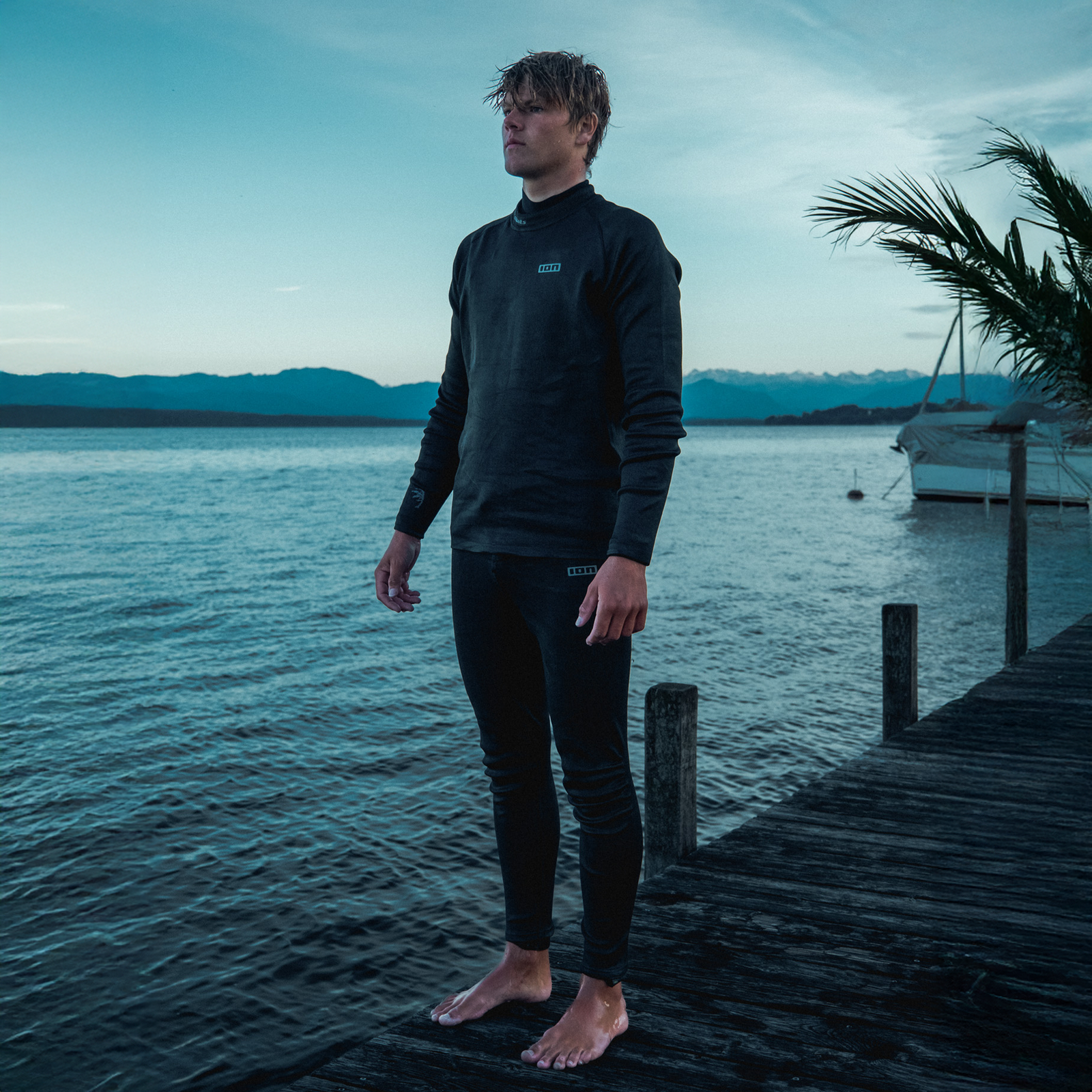 ION Surf Shield Bottom Tights Long unisex in black during watersports at the lakeside