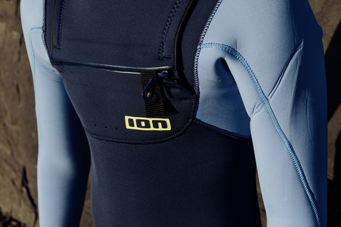 ION Capture 4/3mm Frontzip Junior Neoprenanzug in dunkelblau und hellblau – Detailansicht Reißverschluss