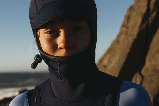 ION_Water_Capture-6/5-Hood-Front-Zip-junior_Action-Shots_1