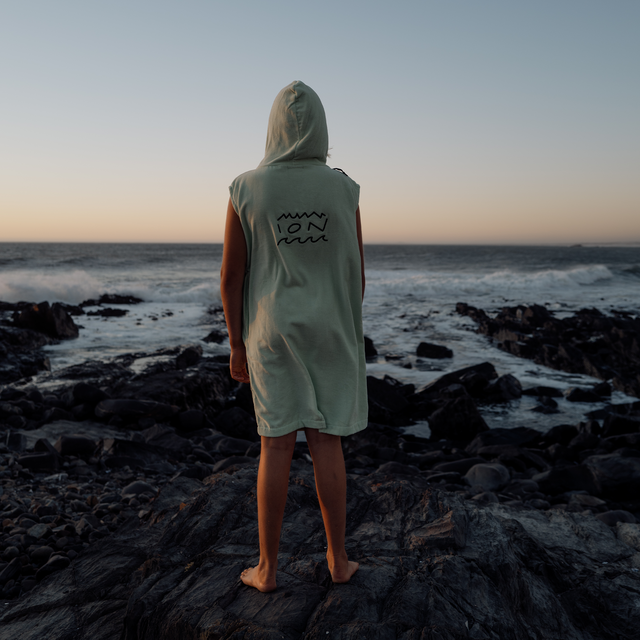 ION_Water_Poncho-Grom_Model-Pictures_2