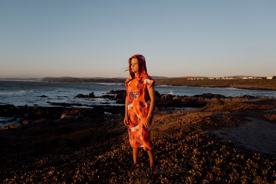 ION_Water_Poncho-Grom_Action-Shots_5