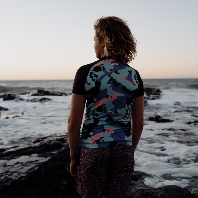 ION_Water_Rashguard-Capture-SS-grom_Model-Pictures_2