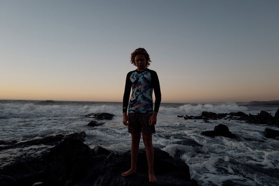 ION_Water_Rashguard-Capture-LS-grom_Action-Shots_2