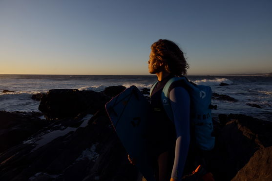 ION_Water_Capture-4/3-Back-Zip-junior_Action-Shots_4