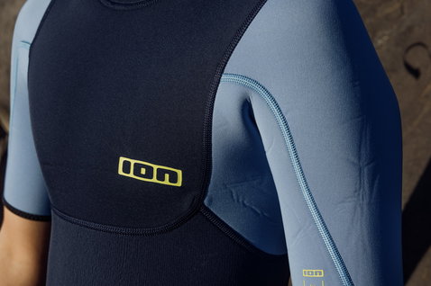 ION Capture 3/2 mm Backzip Kurzarm-Neoprenanzug Junior in dunkelblau und stahlblau