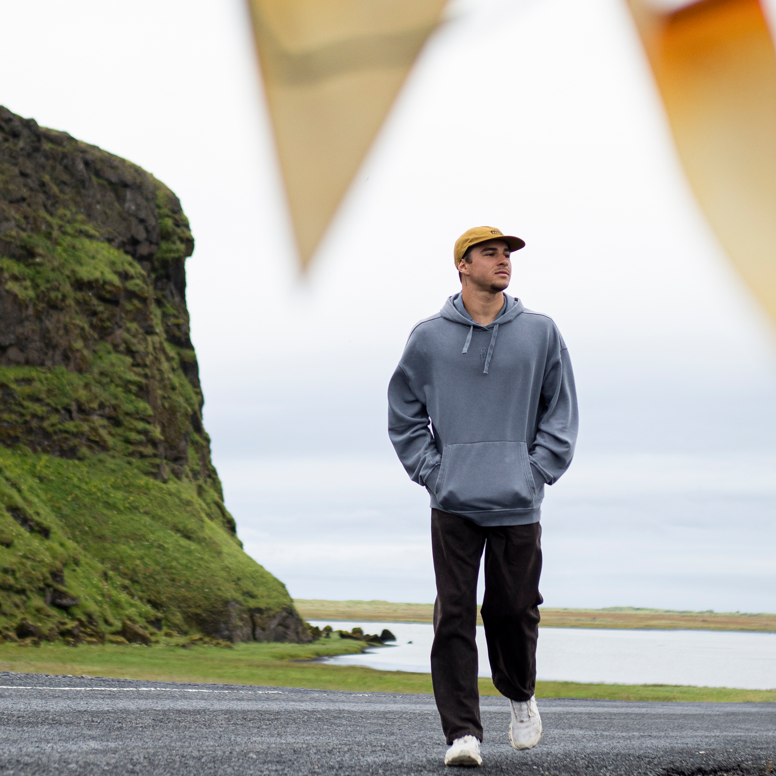 ION Hoody Surfing Elements men's hoodie in slate blue during coastal walk