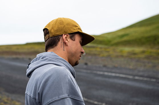 ION_Water_Hoody-Surfing-Elements-men_Action-Shots_2