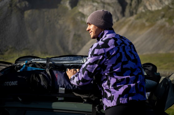 ION_Water_Jacket-HD-Fleece-unisex_Action-Shots_2