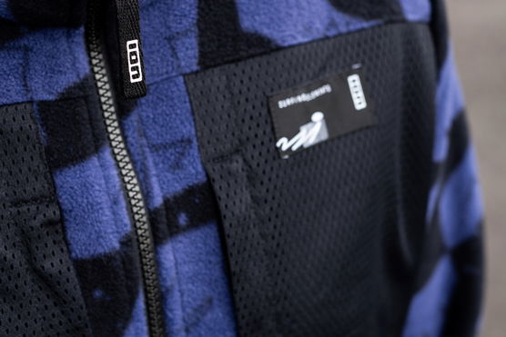 ION_Water_Jacket-HD-Fleece-unisex_Action-Shots_6