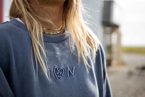 ION_Water_Sweater-Mood-women_Action-Shots_1