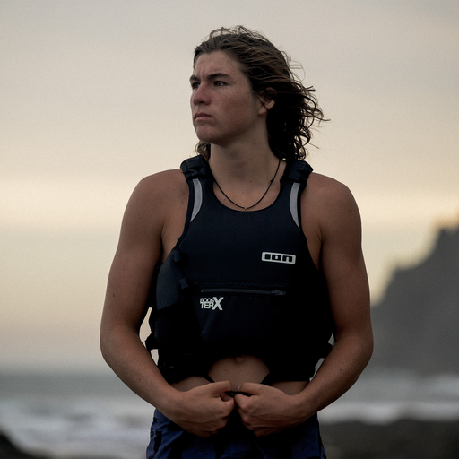 ION_Water_-Booster-X-Vest-Side-Zip-unisex_Model-Pictures_1