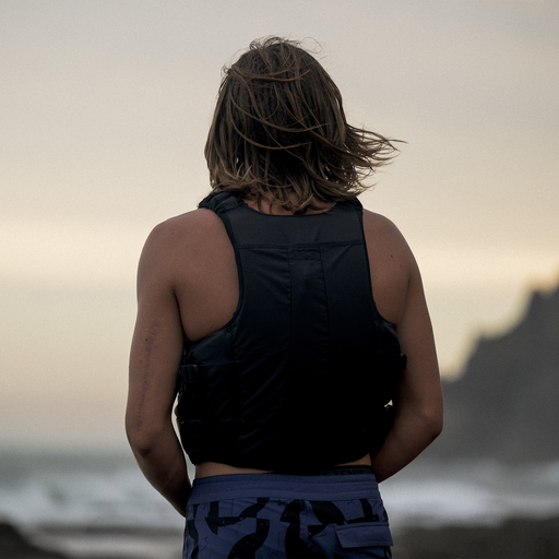 ION_Water_-Booster-X-Vest-Side-Zip-unisex_Model-Pictures_2