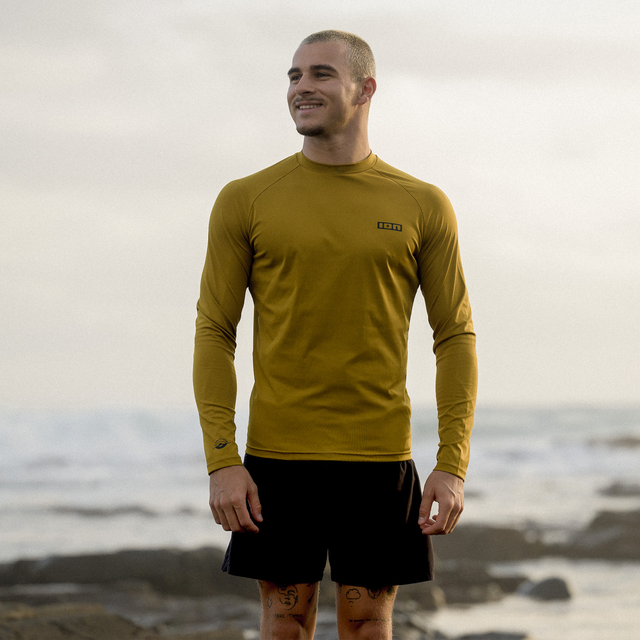 ION_Water_Rashguard-LS-men_Model-Pictures_5