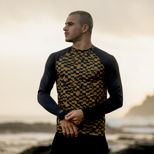 ION_Water_Rashguard-Maze-LS-men_Model-Pictures_1