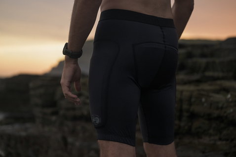 ION Ball Slapper X-Protection pantaloncino uomo in nero con protezioni antiurto integrate