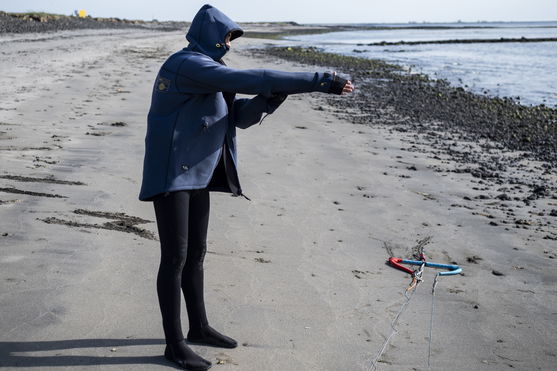 ION_Water_Neo-Shelter-Jacket-Amp-men_Action-Shots_8