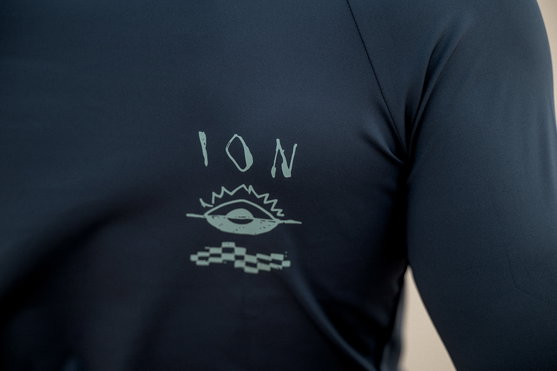 ION_Water_Rashguard-LS-men_Action-Shots_3
