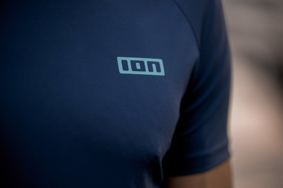 ION_Water_Rashguard-SS-men_Action-Shots_6
