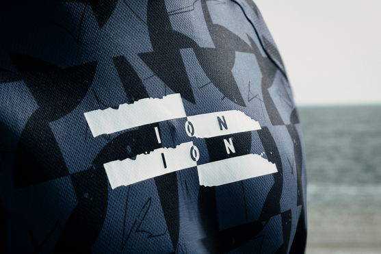 ION_Water_Wetshirt-Hood-LS-men_Action-Shots_3