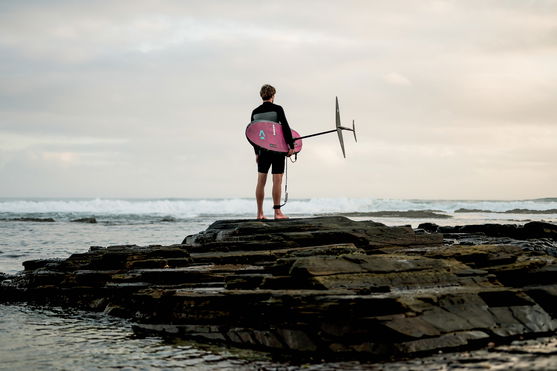 ION_Water_Wing-Board-Leash-Core-Hybrid-Ankle_Action-Shots_1
