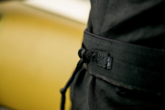 ION_Water_Wing-Leash-Core-Extended-Wrist_Action-Shots_1