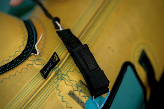 ION_Water_Wing-Leash-Core-Extended-Wrist_Action-Shots_2