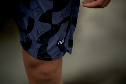 ION Boardshorts AOP 19" homme en bleu marine avec imprimé all-over abstrait