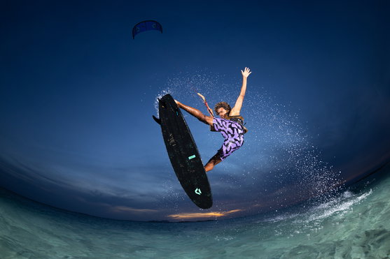 ION_Water_Boardshorts-AOP-19"men_Action-Shots_3