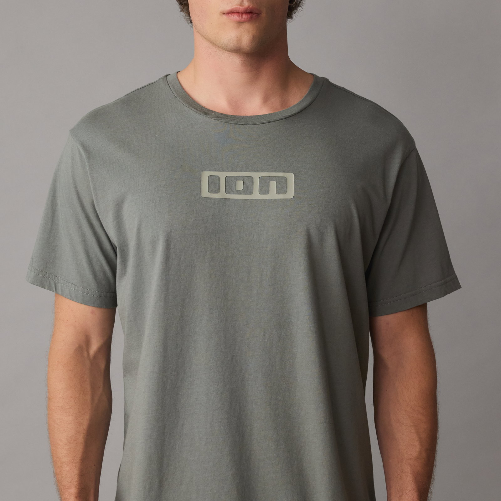 ION Ionic short sleeve t-shirt men in sage grey with tonal chest logo