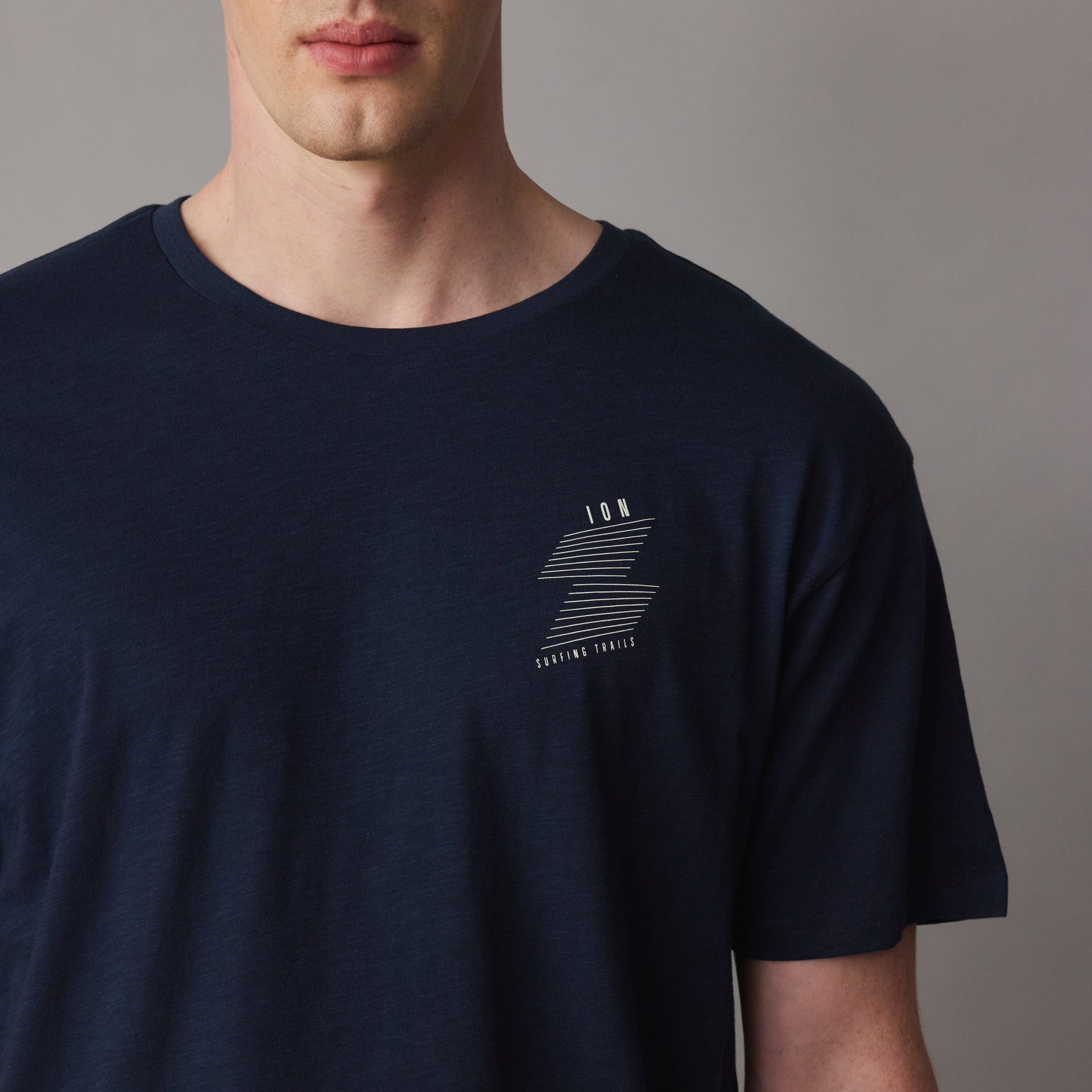 T-shirt manches courtes ION Addicted homme en bleu nuit avec imprimé Surfing Trails