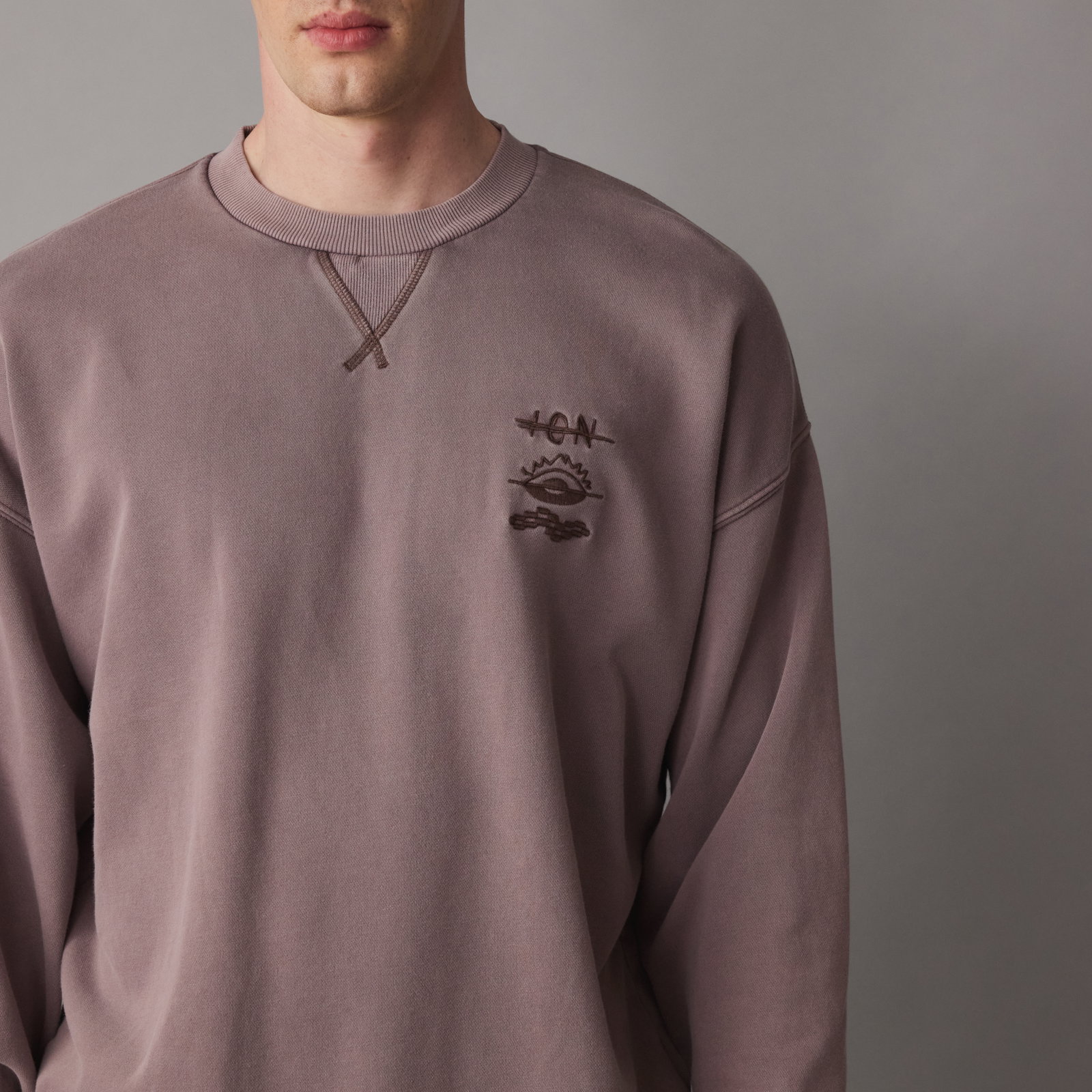 ION Mood men's sweater in driftwood with crew neck and tonal embroidered logo