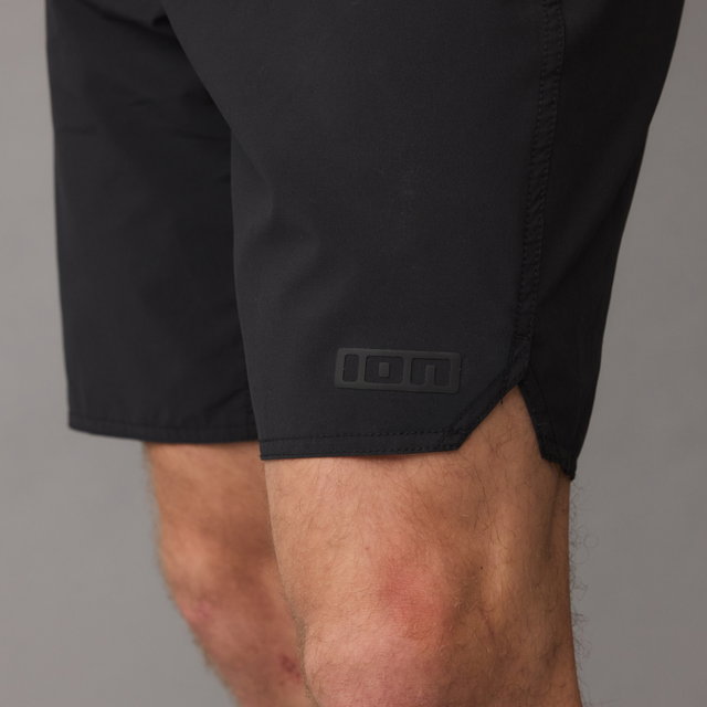 ION_Water_Boardshorts-Ionic-19"men_Model-Pictures_8