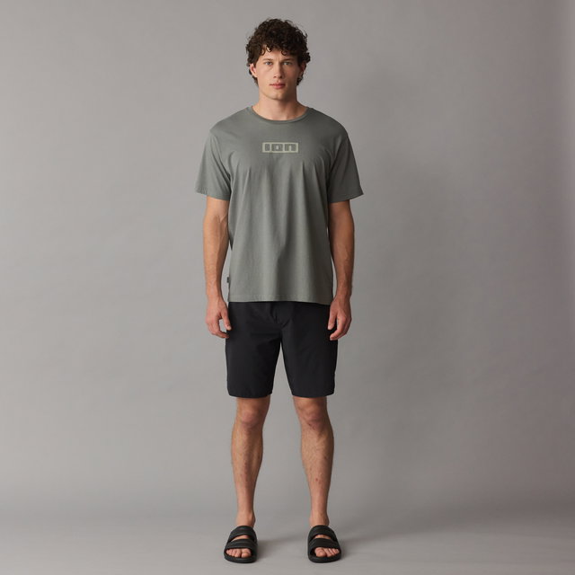 ION_Water_Boardshorts-Ionic-19"men_Model-Pictures_6