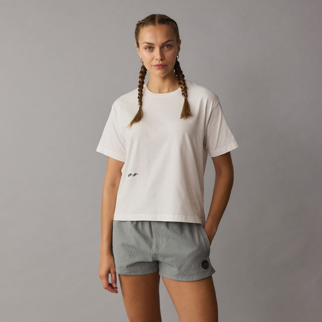 ION_Water_Tee-Vibes-SS-women_Model-Pictures_5